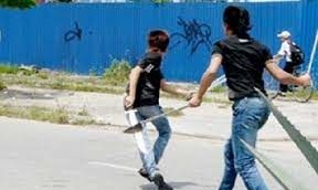 đ&aacute;nh nhau c&oacute; vũ kh&iacute;